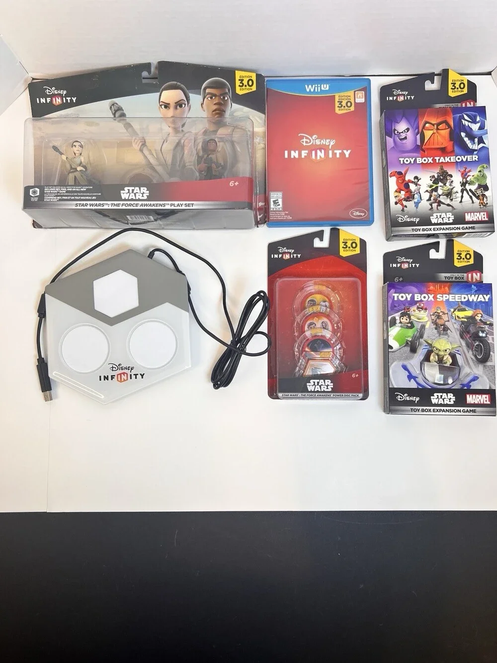 Disney Infinity 3.0 Wii U Bundle Portal Star Wars Force Awakens Toy Box CIB